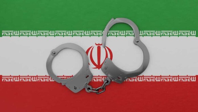 3d,Rendering,Of,A,Half,Opened,Steel,Handcuff,In,Center